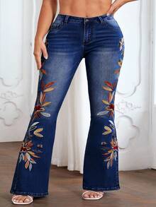 Slaydiva Plus Size Casual Washed Floral Embroidered Flare Jeans - Blue - View 4