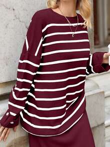 EURMUSE Bộ 2 áo len dài tay kẻ sọc cho nữ và chân váy mini - Màu Đỏ Sâu - Xem 3