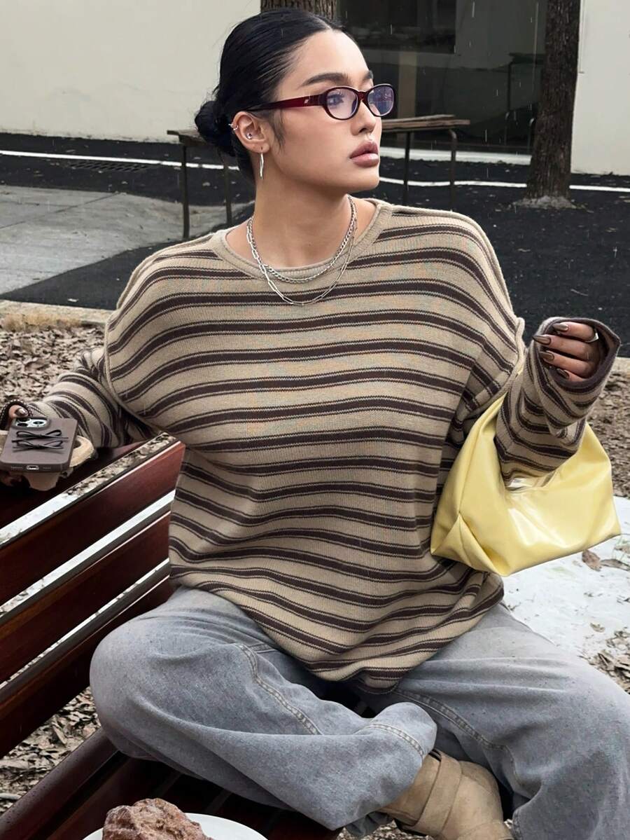 Dazy Plus 大码圆领条纹休闲长袖街头风格毛衣，大码女装，秋冬 - 棕色 - 查看 1