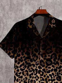 StoneGrade Set de 2 prendas: Camisa de manga corta oversize con estampado degradado de leopardo y pantalón corto a juego para hombre - Multicolor - Ver 3