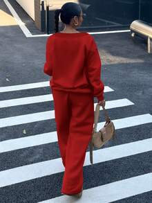 SHEIN EZwear 女款小馬印花V領寬鬆街頭風休閒毛茸茸抓絨鬆緊鬆垮運動衫與運動褲套裝 秋冬圖案紅色 - 紅色 - 查看 2