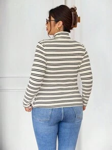 Lounesse Camiseta de punto de cuello alto ajustada de talla grande de color liso acanalado