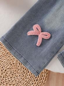 Set de 2 piezas Estilo coreano dulce y lindo para niñas pequeñas: Blusa de manga larga con cuello de volantes texturado + Pantalones vaqueros rectos con decoración de lazo bordado, adecuado para vacaciones, viajes, vuelta al colegio, primavera/otoño/invierno