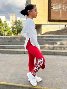 SHEIN Tween女孩 Brooklyn 字母印花長袖上衣與內搭褲套裝，白色與紅色，秋季休閒校園返校穿搭，紐約風格運動針織套裝 - 彩色 - 查看 2