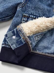 SHEIN 男婴两件套：酷炫保暖水洗工装口袋黑色牛仔保暖内衬泰迪熊外套和宽松牛仔束脚裤，适合男婴室内/室外秋冬穿着 - 深色水洗藍 - 查看 5