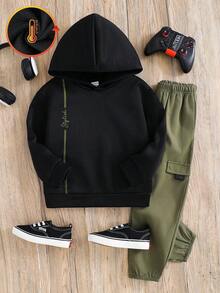 SHEIN 2 件套年轻男童休闲可爱日常舒适英文图案纯色针织连帽衫和裤子，适合外出、上学、聚会、秋冬，羊毛，加厚 - 黑色 - 查看 3