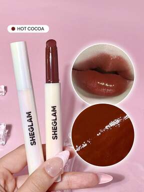 SHEGLAM ملمع الشفاه المثالي اللامع من Pout-Perfect Shine-ملمع شفاه قوي مرطب وممتلئ بنكهة الكاكاو الساخن-مصل مغذي لتكبير الشفاه غير لاصق-أحمر شفاه بزيت جوز الهند-مستحضرات تجميل الشفاه-هدية-مكمل غذائي لتكبير الشفاه باللون البني روج,ملمع شفاه شفاف علامة تجارية جمال مكياج مستحضرات تجميل للنساء الفتيات مثالي لفصل الخريف الشتاء مثالي ل- Y2K أزياء أنيقة هدية حفلة جاهز أفضل لون