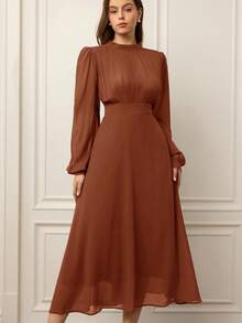 Aveloria Rosie 轻盈飘逸的雪纺褶皱加大码高腰长袖连衣裙 - 咖啡棕 - 查看 3