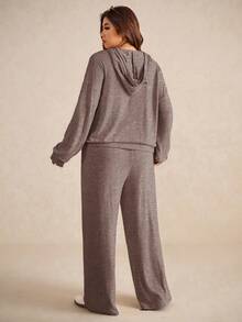 SHEIN Elaquor Bộ đồ 2 món thường ngày cho nữ cỡ lớn, áo hoodie dài tay trễ vai màu trơn có dây rút và quần ống rộng - màu nâu - Xem 3