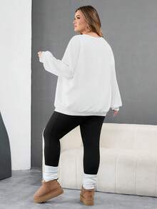 SHEIN CURVE+ 大尺碼女款休閒寬鬆圓領運動衫＋緊身長褲兩件套，秋冬運動正式穿搭，白色、黑白配色 - 黑與白 - 查看 10