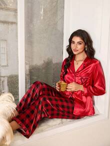 LuxeNights Weihnachts-Pyjama Set mit rotem Herz-Karomuster in Seidenlook für Frauen, Winterkleidung
