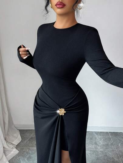 SHEIN Elenzya Nieuwe damesjurk met ronde hals, lange mouwen, textuur, plooien, decoratieve knoop, asymmetrisch zoomontwerp, herfst/winter casual, geschikt voor dates, bijeenkomsten en dagelijks gebruik, jeugdig en elegant