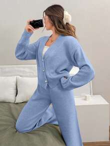 EURMUSE Bộ đồ len hai mảnh cổ chữ V tay dài đính nút ngọc trai cho nữ và quần dài - Màu xanh nhạt - Xem 6