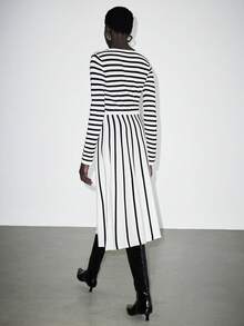 SHEIN Luminelle Vestido de punto de manga larga con cuello en V, con diseño de rayas y parches - Blanco y Negro - Ver 2