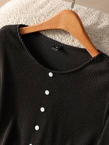 Elaquor Plus Size Contrast Trim Round Neck Button Decor Long Sleeve T-Shirt - Black - View 5