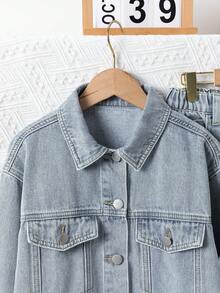 SHEIN Conjunto de 2 piezas de mezclilla para niñas preadolescentes, nueva llegada para otoño/invierno 2025: Chaqueta de mezclilla azul claro, estilo colegial casual, silueta ajustada, falda de mezclilla de algodón cómoda, conjunto de mezclilla para niñas - Lavado ligero - Ver 5