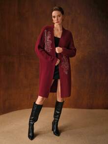 MOTF PREMIUM 人造珍珠水钻串珠细节落肩宽松长款开衫 - 酒紅色 - 查看 5