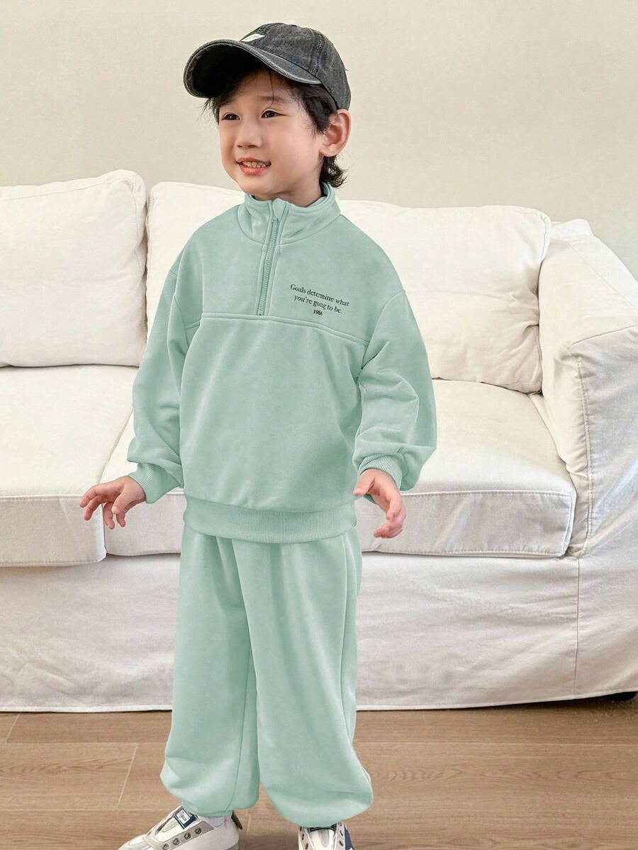 Genkimix Kids 2件套男童字母印花休闲上衣+纯色锥形休闲裤 - 綠色 - 查看 1