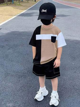 SHEIN 2pcs/Set Young Boy Casual Cargo Colorblock Pattern Crew Neck Short Sleeve T-Shirt & Shorts Suit, Suitable For Commute, School, Daily Casual, Sport, Spring/Summer