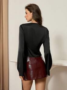 Bluhae Áo crop top nữ cổ bẻ tay loe màu trơn đơn giản, có khóa cài, xếp ly bên hông, mùa xuân/thu - màu đen - Xem 4