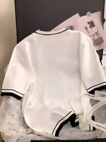 SHEIN Camiseta de punto de manga corta con cuello redondo, con cuentas de cristal para mujer de talla grande - Multicolor - Ver 2