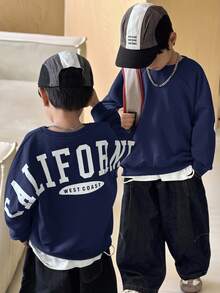 SHEIN Little Byeori 1 件年轻男孩休闲学院风舒适时尚简约宽松实用百搭大字母图案厚运动衫，适合日常穿着、上学、郊游、运动、秋冬 - 藏蓝色 - 查看 5