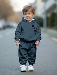 SHEIN 男婴休闲简约经典时尚哥特式字母 A 印花宽松舒适柔软针织连帽运动服，适合秋冬季 - 彩色 - 查看 2