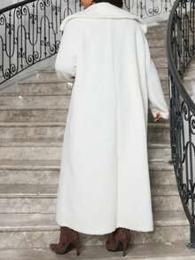 SHEIN Lady Manteau ample décontracté en fausse fourrure à col cranté et double boutonnage, automne/hiver pour femmes, Noël, Nouvel An, Thanksgiving. Vêtement d'extérieur d'hiver élégant pour femmes, manteau de Nouvel An blanc - Blanc - Voir 2