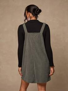 SHEIN VCAY Robe ample pour femmes de grande taille, décontractée pour tous les jours et les trajets. Couleur unie simple avec patchwork, poches et bretelles lâches.