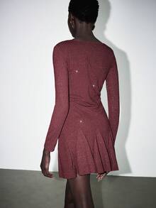 Lumivelle 秋季派对休闲金属光泽方领长袖连衣裙 - 酒紅色 - 查看 2