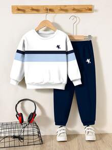 SHEIN 2 件套男童休闲可爱卡通图案条纹拼接宽松舒适长袖运动衫和裤子套装，适合夏季