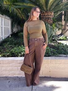 Nezia Cruz Camiseta de mujer talla grande de tejido de gasa con hombro asimétrico 2 en 1, efecto transparente de malla - Verde militar - Ver 4
