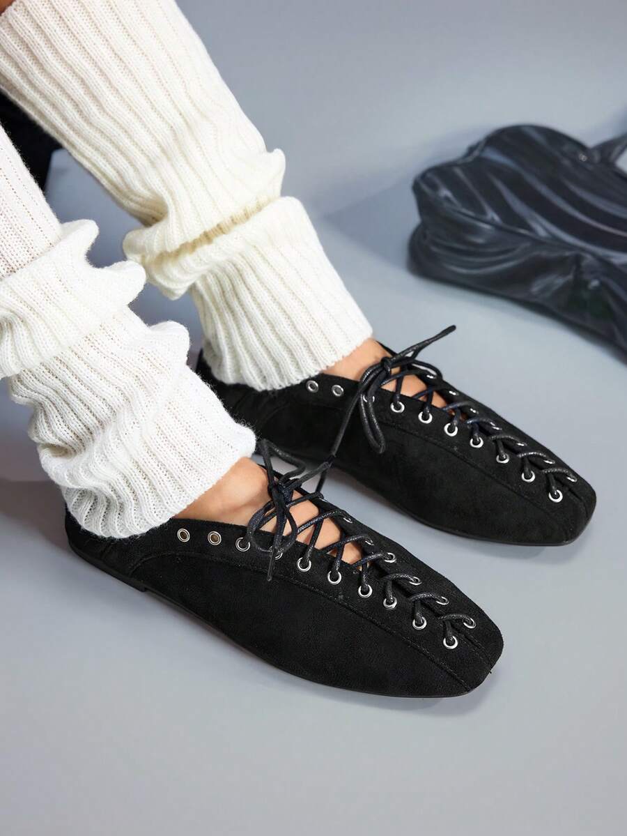 CUCCOO GRLICON 女士 Y2K 风格平底鞋，适合朋克、骑行者、酷女孩、万圣节、圣诞节、派对装扮 - 黑色 - 查看 1