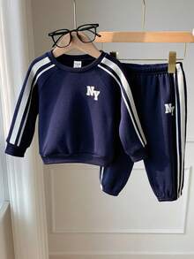 SHEIN 2 件套男婴休闲运动蓝丝带运动衫和慢跑裤运动服套装，秋冬 - 彩色 - 查看 6