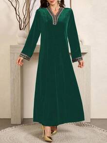 Al Najma Elegant Velvet Long Sleeve Dress, High-Quality Goddess Style, Spring/Autumn 2024 New Arrival - Green - View 4