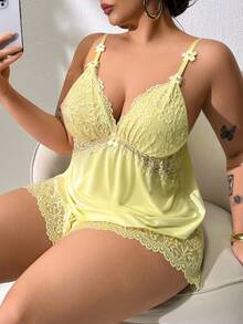 Softscene Plus Size Lace Patchwork Elastic Knit Sexy Backless Camisole & Shorts Pajama Set - Yellow - View 3