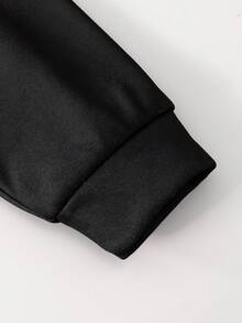 Sparklyn Tween Girls 休闲百搭日常涂鸦图案连帽短款卫衣 + 牛仔风格涂鸦宽松裤套装 - 黑與白 - 查看 5