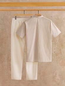 Manfinity NXTstreet 男士休闲条纹印花短袖衬衫和抽绳腰直筒裤套装，春夏秋 - 彩色 - 查看 2