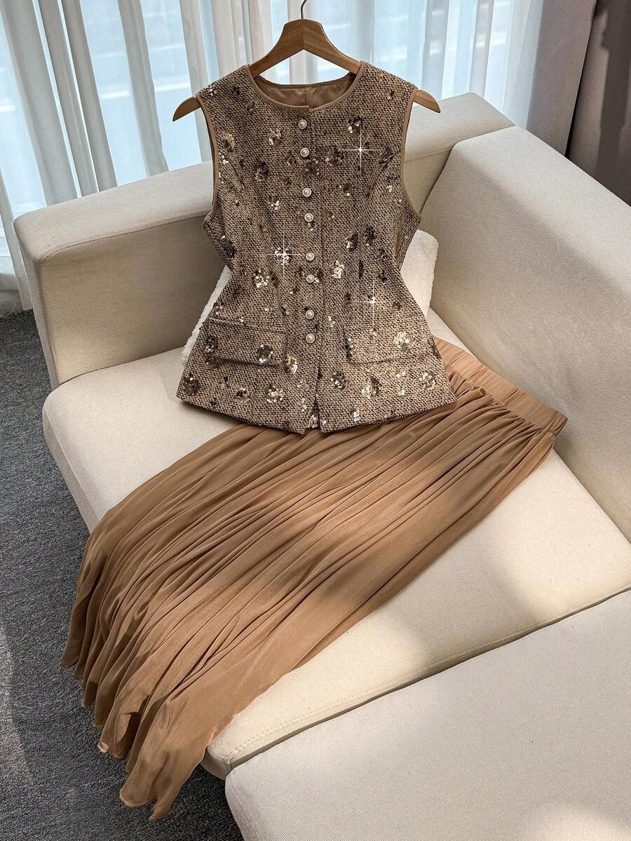GlowEve 女士优雅奢华花卉亮片单排扣背心和网眼裙两件套 - 卡其色 - 查看 1