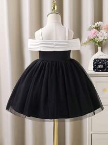 SHEIN Glamorique Kids 女孩露肩蝴蝶结装饰派对连衣裙，优雅迷人，适合日常、派对、聚会穿着，展现女孩的纯真与风格 - 黑與白 - 查看 2