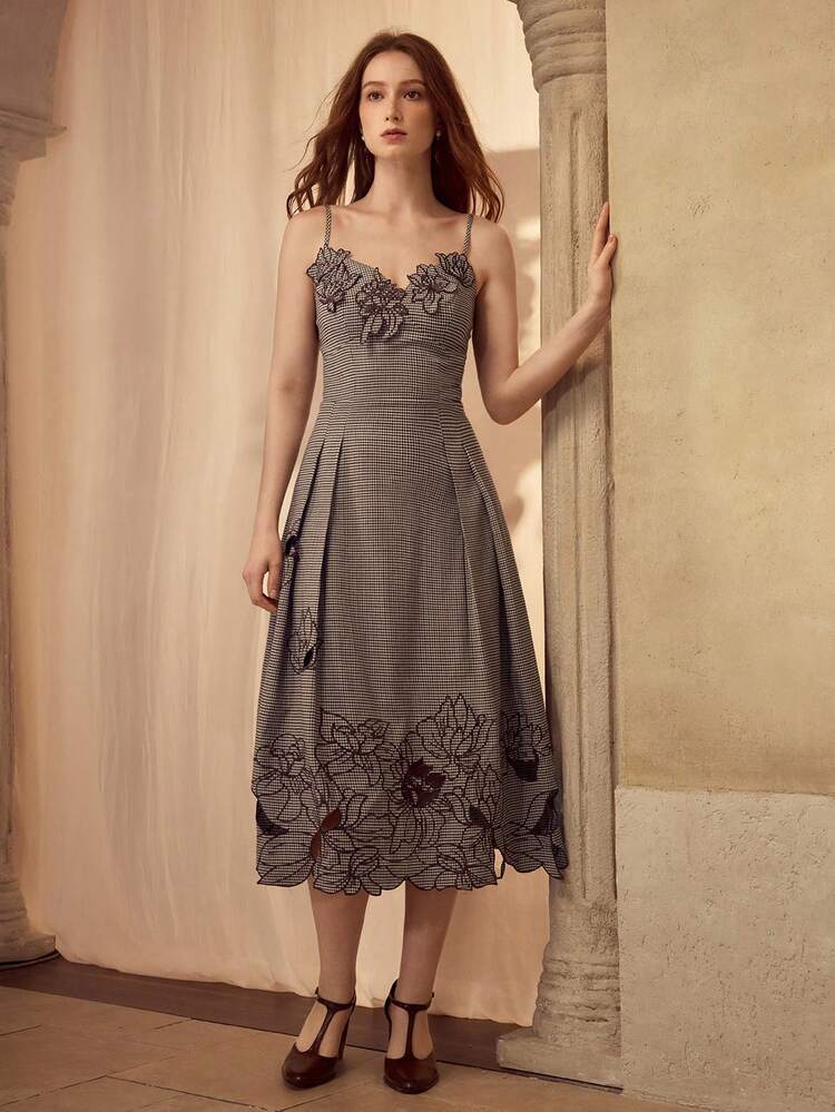 WOMEN'S ELEGANT HOLLOW-OUT EMBROIDERED SLIP DRESS