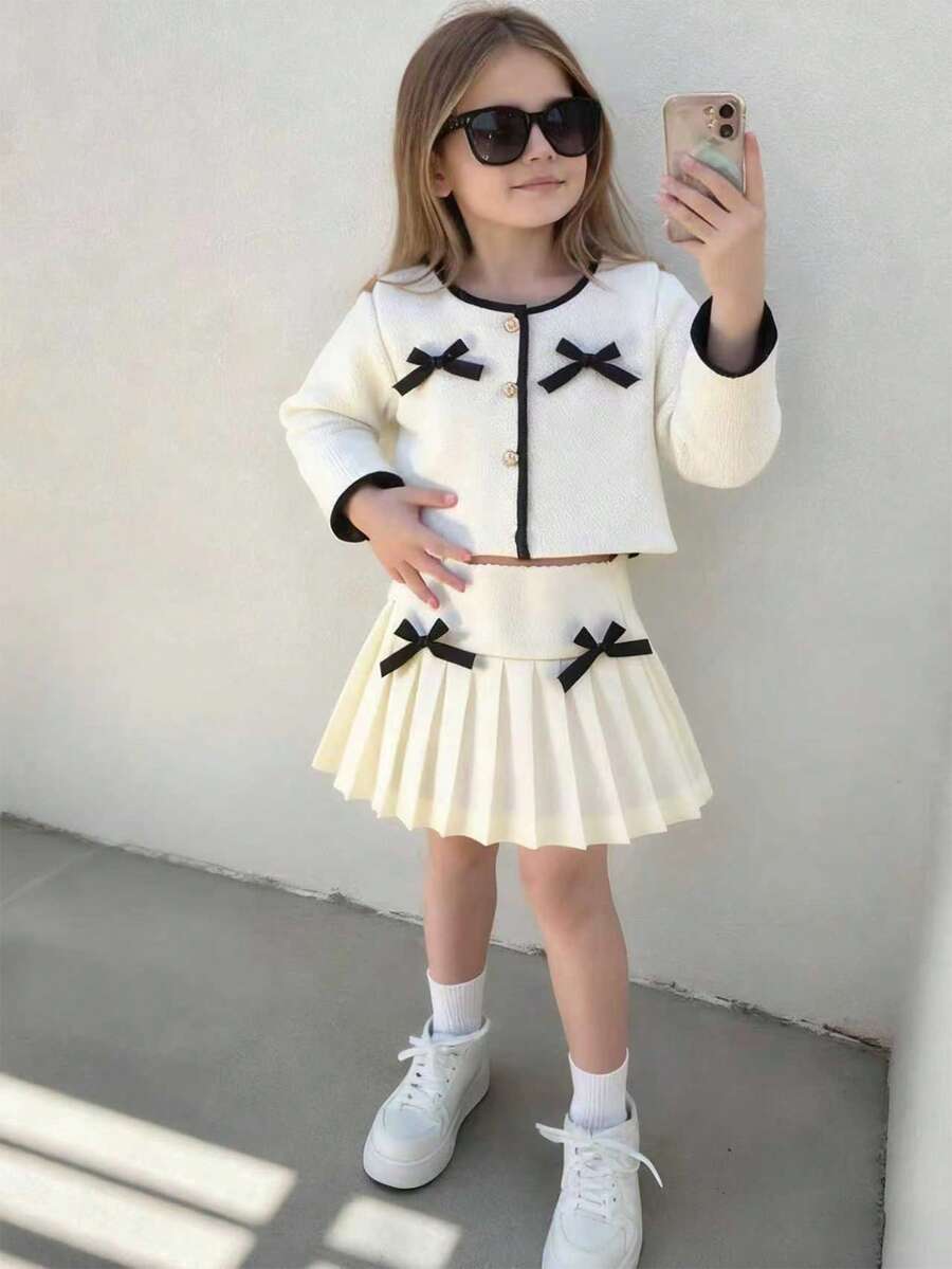 Elladie kids 年轻女孩时尚圆领珍珠纽扣 3D 蝴蝶结长袖夹克和百褶裙两件套，适合派对、生日、公主风格、春秋季 - 白色 - 查看 1