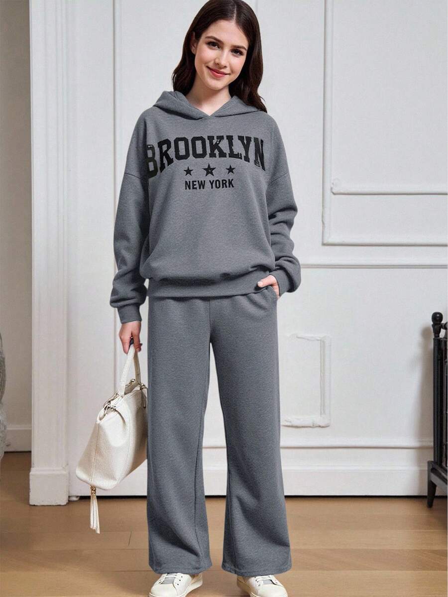 SHEIN 2pcs/Set Teen Girl Casual Street Style Snowflake Hoodie Sweatshirt And Solid Color Elastic Waist Sports Pants Set, Suitable For Back To School, Birthday, Party, Holiday, Autumn/Winter Fall