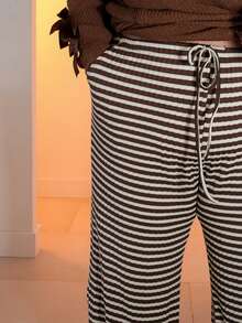 Pretty and Ole 大码复古棕色格子系带喇叭裤，秋冬休闲装 - 棕色 - 查看 3