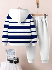 SHEIN Kleine Jungen 2 Stücke/Set Lässig Klassisch Marineblau gestreiftes Muster, detaillierter Pferde-Logo-Muster, locker sitzender Pullover Hoodie Sweatshirt Set, geeignet für Herbst/Winter - Verschiedenfarbig - Übersicht 3