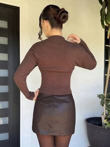 Andrea Bello 短款修身前扣纯色长袖简约休闲针织开衫、毛衣、短款女式毛衣、女式毛衣、针织毛衣、冬季女装、秋季女装