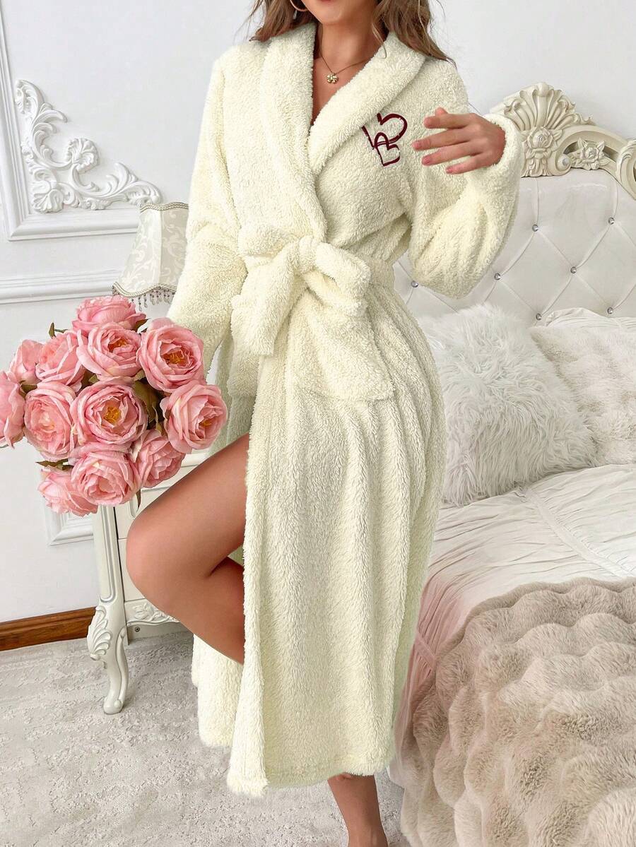 女士毛绒心形刺绣睡袍，柔软舒适的秋冬家居服 - 米色 - 查看 1