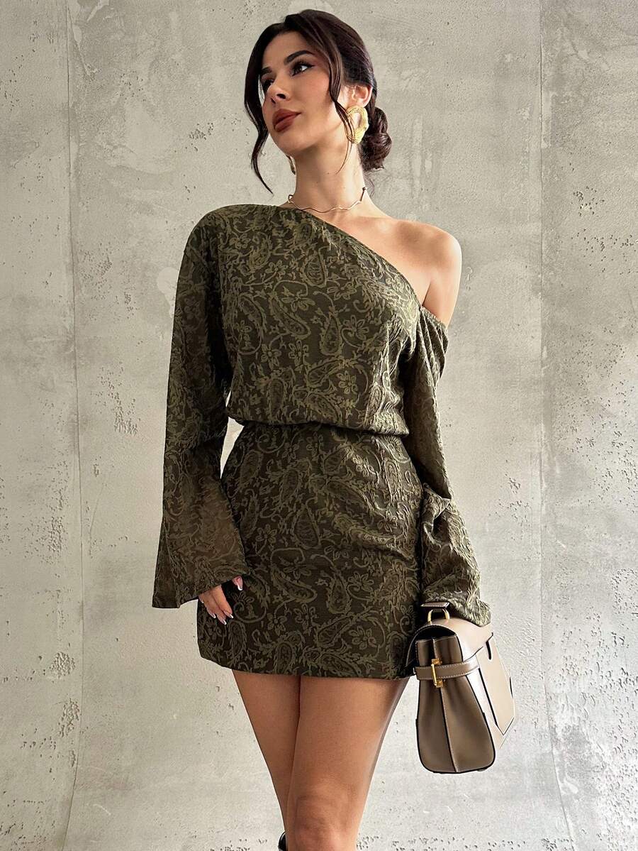 Firerie Damen elegantes romantisches Urlaubskleid für den Alltag, einfarbig weinrot, asymmetrischer Kragen, ausgestellte Ärmel, tailliert, Minirock, neues Herbst/Winter Kleid, Freizeitbekleidung
