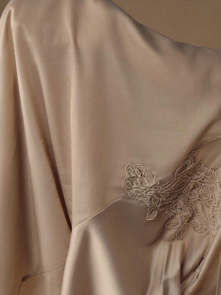Autumn/Winter New Design Embroidered Elegant Loose Plus Size Women Blouse, Chic, Stylish, Luxury, Business