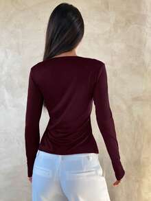 Aloruh 女士春季休闲套头T恤，性感深V领，褶皱低领，修身剪裁，复古酒红色，休闲上衣，女士休闲V领上衣，优雅女士长袖上衣 - 棕色 - 查看 3